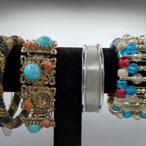 Lot: Bracelets